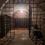 Volte in mattoni della cantina storica di Villa Monte Morone